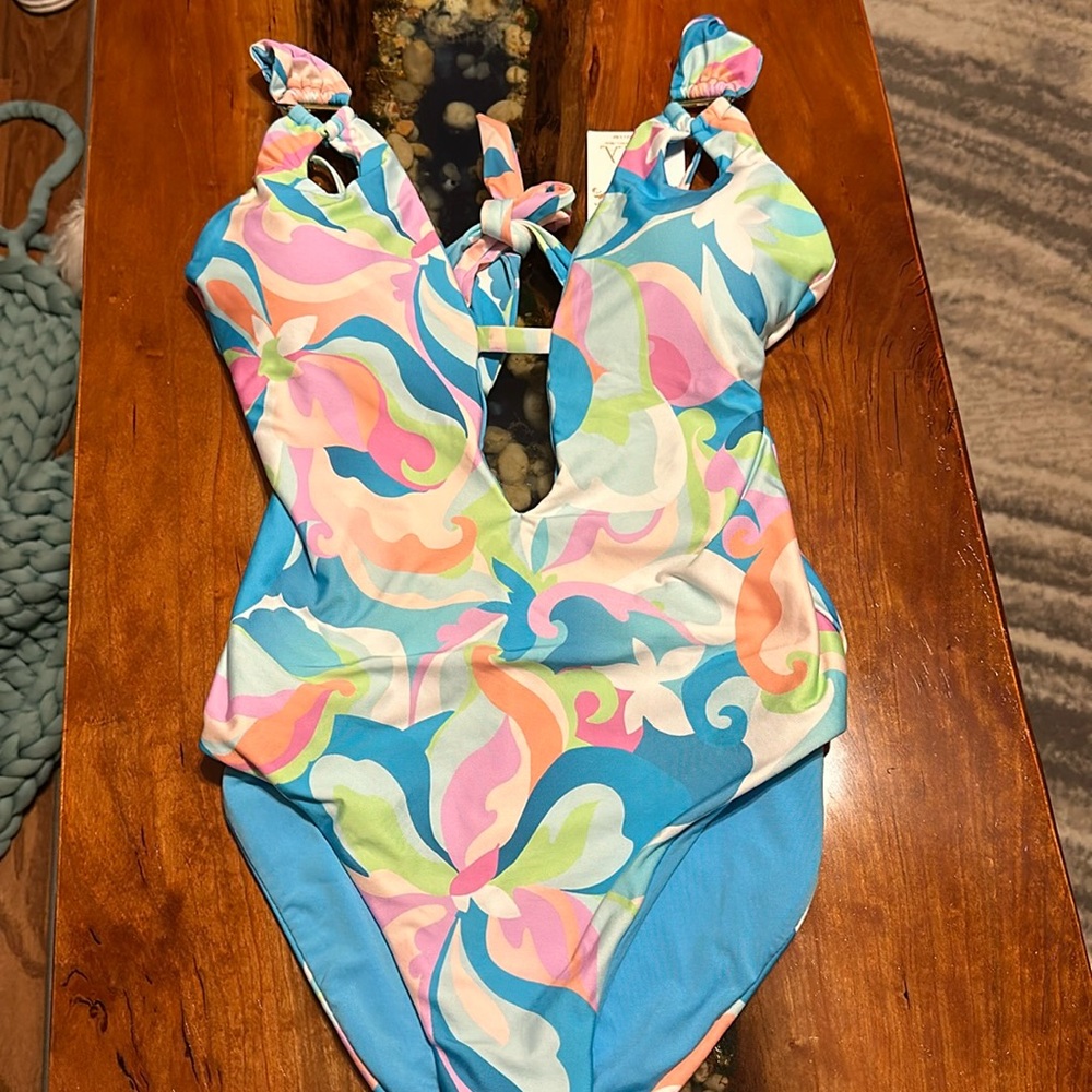 Becca one piece swimsuit new with tags size large